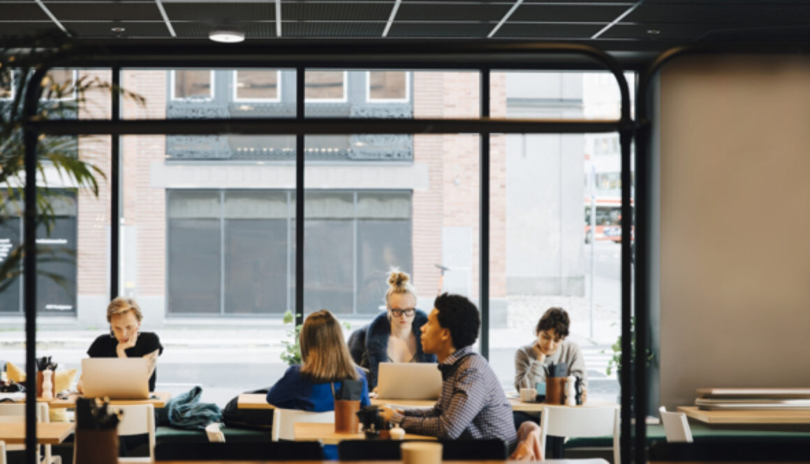 indoor-radio-dot-coffeeshop-ers-context_-image_3840x2160-1689571c5b541914bd8958dec324d3e29f4594